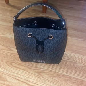 Mini Black Michael Kors Drawstring Handbag🖤